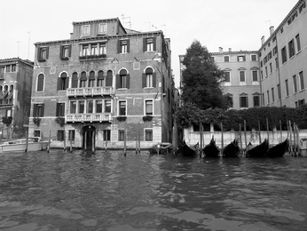 Palazzo in Venice Construction